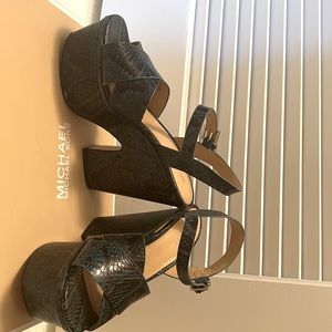 Michael Kors leather snake skin Sandal platforms, never been worn size 8